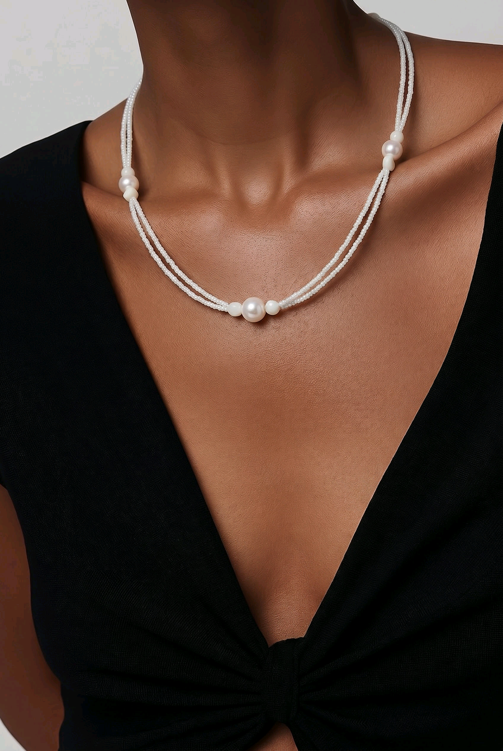 Bridgerton-Inspired Freshwater Pearl Choker with Mother of Pearl Accents