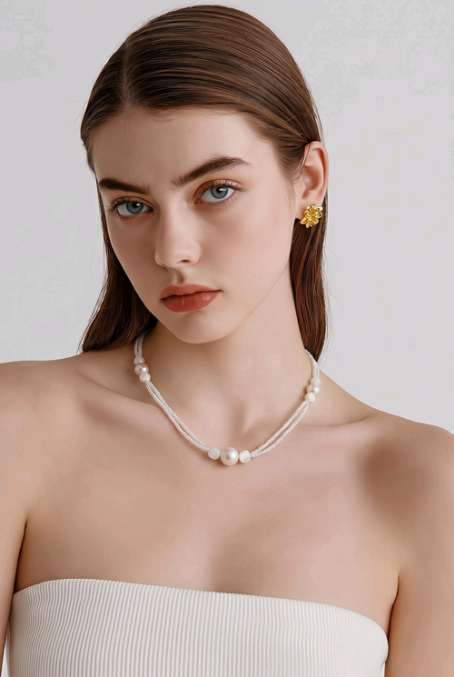 Bridgerton-Inspired Freshwater Pearl Choker with Mother of Pearl Accents